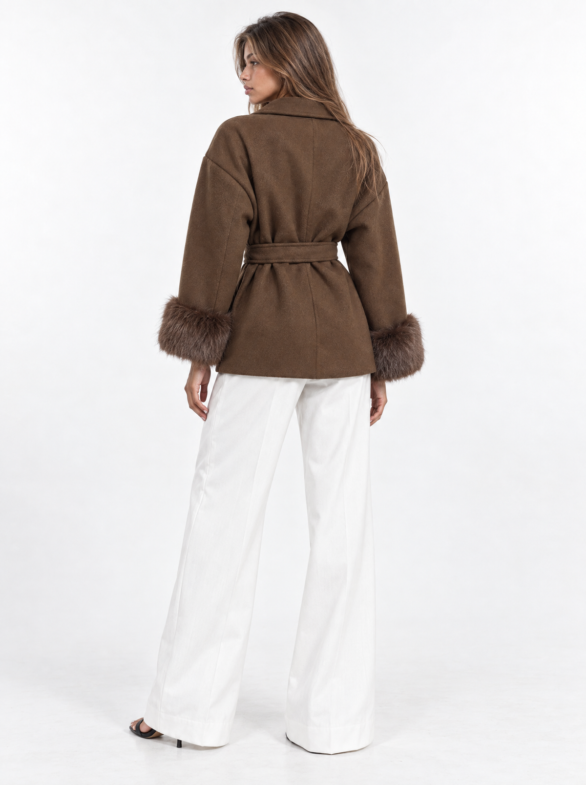 Braun - Wickeljacke mit Kunstfell-Manschetten