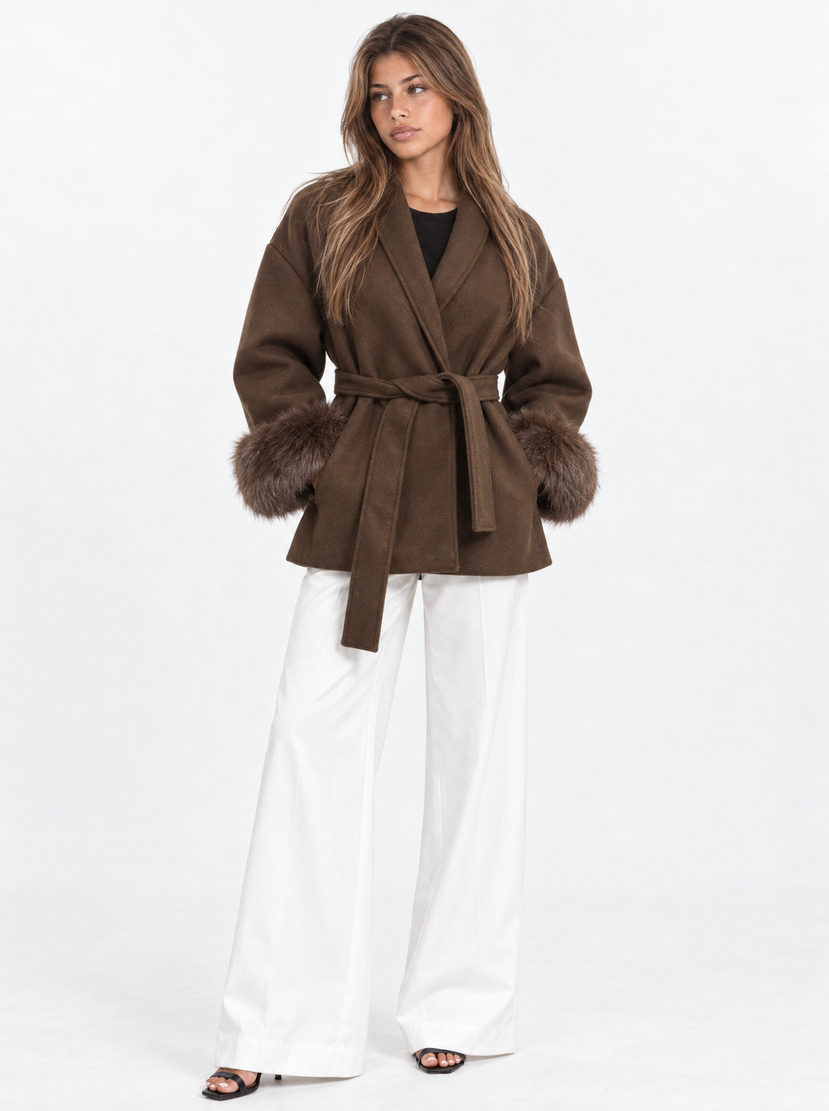 Braun - Wickeljacke mit Kunstfell-Manschetten